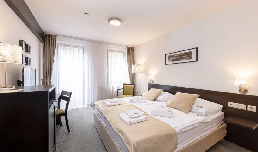 Bazilika alatti Panzi Esztergom