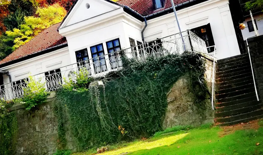 Ez�stfeny� �d�l� Visegr�d