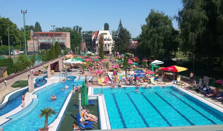 Holiday Beach Budapest Wellness Hotel with Sauna Park Budapest