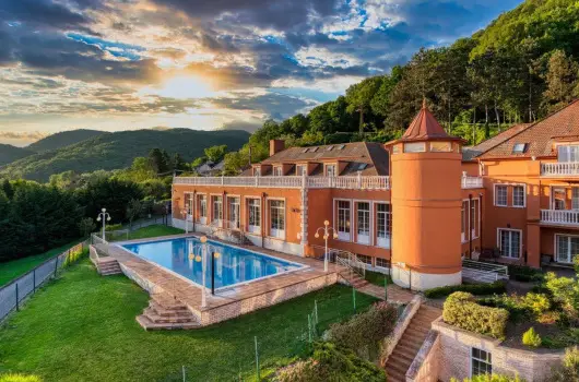 Hotel Bellevue, Esztergom, Visegr�d - 15 km