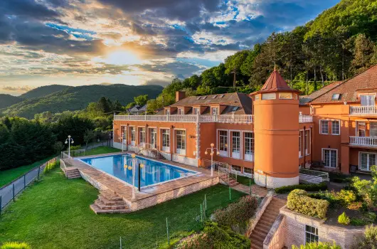 Hotel Bellevue, Esztergom, Visegr�d - 15 km