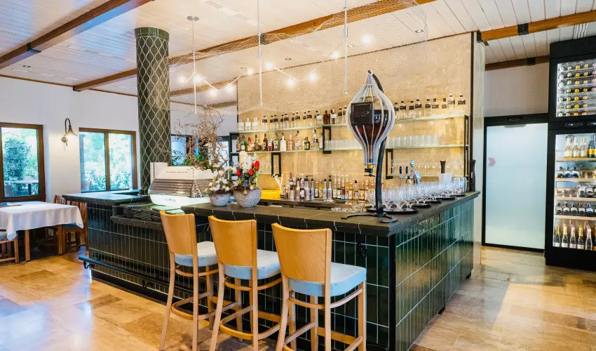 reg Halsz tterem s Fogad Tt