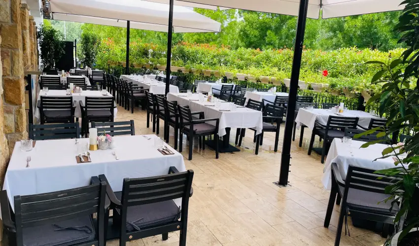 reg Halsz tterem s Fogad Tt