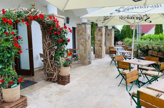 �reg Hal�sz �tterem �s Fogad�, T�t, Visegr�d - 31 km