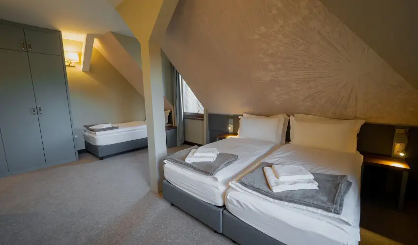 reg Halsz tterem s Fogad Tt