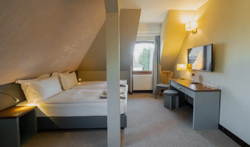 reg Halsz tterem s Fogad Tt